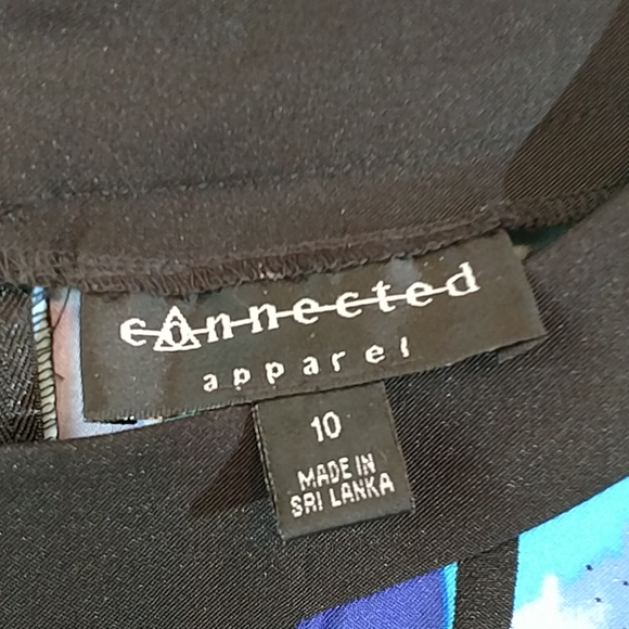 Fun and funky shift dress with keyhole neckline - Picture 3 of 5